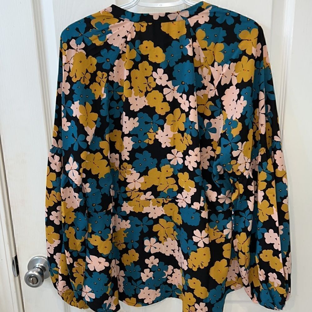 CAbi Teal and Mustard Flower Drop Favorite Bishop Sleeve Blouse NWOT sz Large - Picture 10 of 10